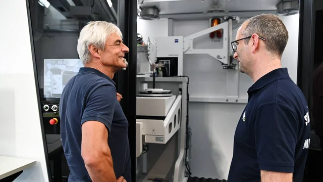 Einweihung eines Forschungsgroßgerätezentrums für Rasterelektronenmikroskopie und Computertomographie an der THU