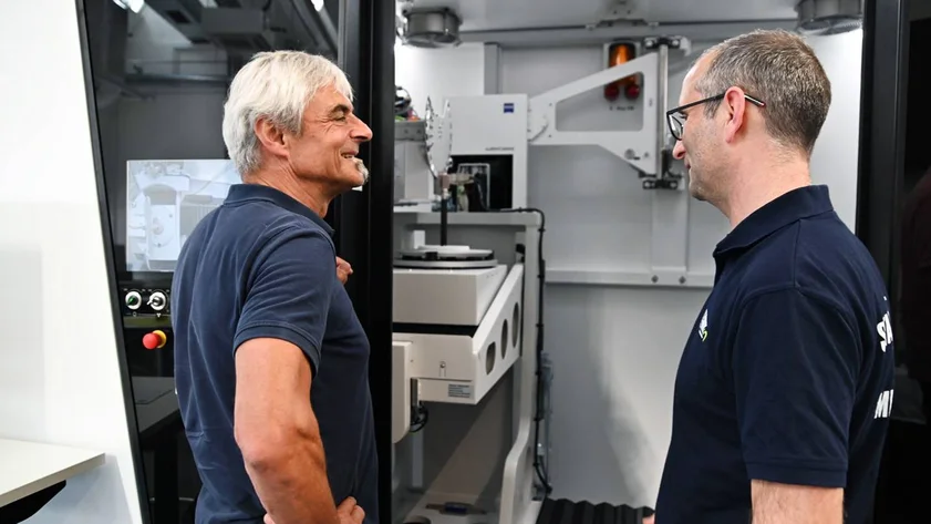 Einweihung eines Forschungsgroßgerätezentrums für Rasterelektronenmikroskopie und Computertomographie an der THU