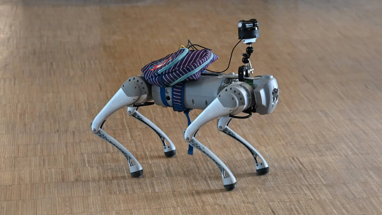 Roboterhund Frida bei Jugend forscht