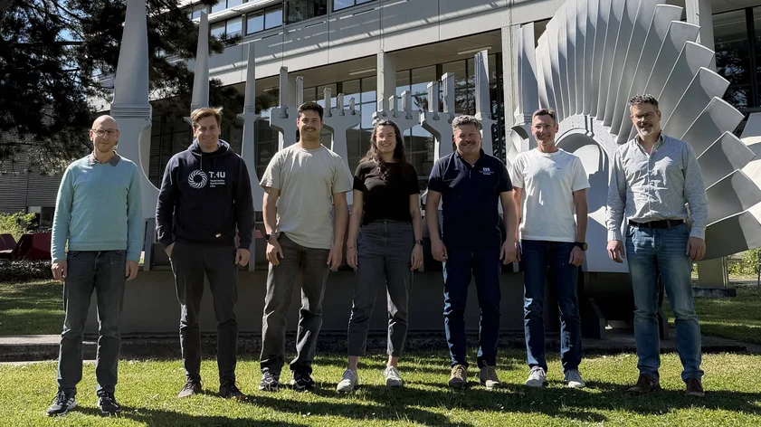 Gruppenbild vor der THU