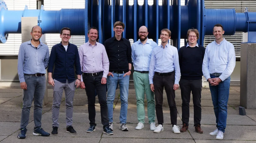 V.l.n.r.: Prof. Dr.-Ing. João Paulo Vieira Bonifácio (Elektrische Antriebe), Prof. Dr. Martin Šoltés (Elektrifizierte Fahrzeugantriebssysteme), Prof. Dr.-Ing. Marcel Mahner (Konstruktion), Prof. Dr. Oliver Kopp (Softwareentwicklung), Prof. Dr. Benedikt Eberhardinger (Cloud Engineering), Prof. Dr.-Ing. Stefan Metzlaff (Technische Informatik), Prof. Dr. Grégory Schmauch (Lebensmitteltechnologie), Prof. Dr. Daniel Stetter (Smart Grids)